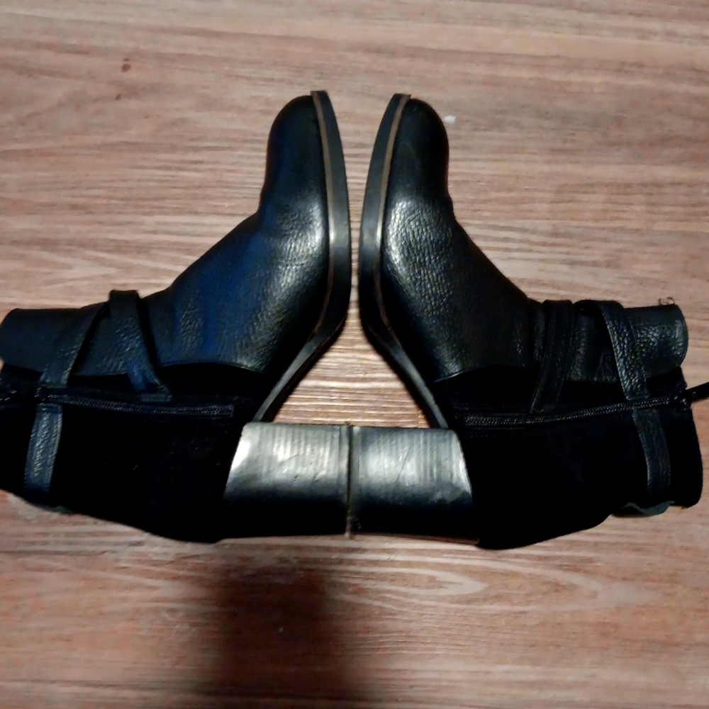 Eric Michaels Ankle Boots